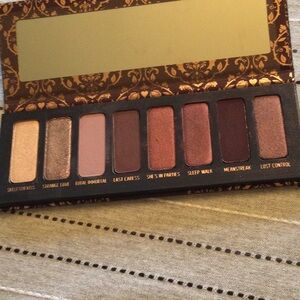 MELT COSMETICS SHE’S IN PARTIES EYESHADOW PALETTE